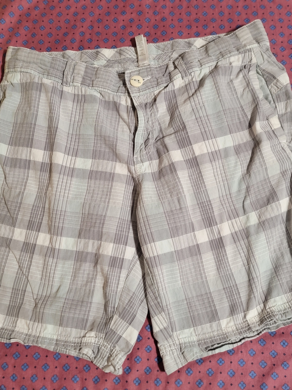 Alpine Design Grey Shade Plaid Bermuda Shorts . Size 10